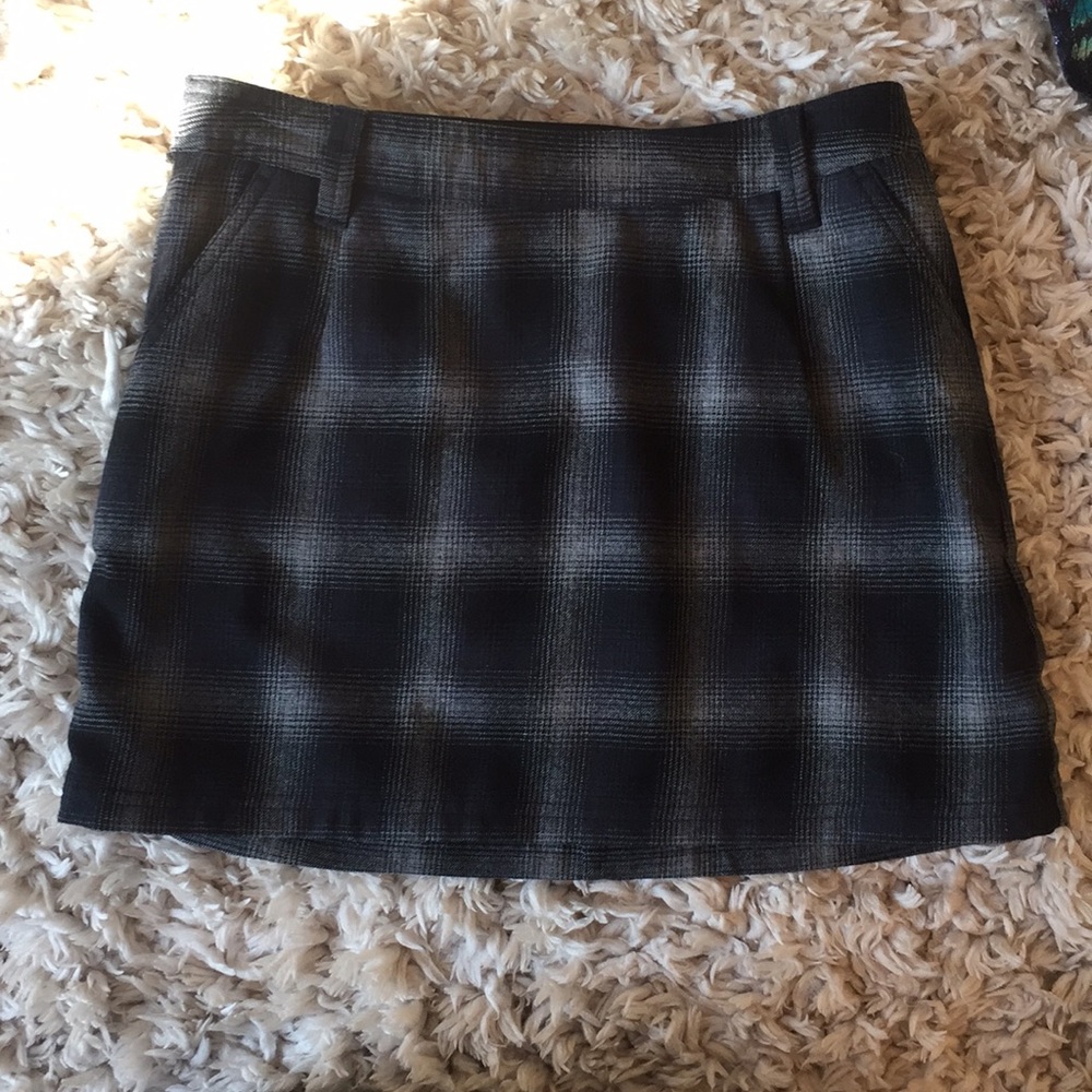 Icebreaker mini skirt with pockets